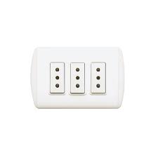 ENCHUFE TRIPLE EMB 10A