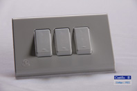 INTERRUPTOR TRIPLE EMB. 9/32